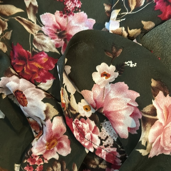 Entro cardigan floral size large sheer - Picture 2 of 2